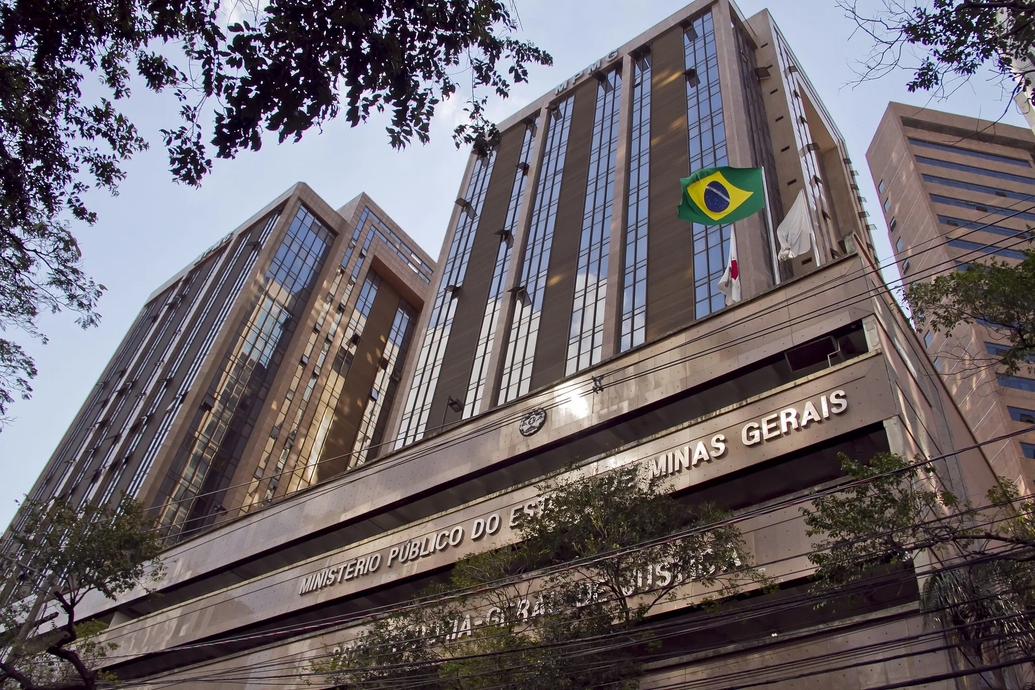 Promotor do Nebraska discute regulamentações sobre cannabis medicinal